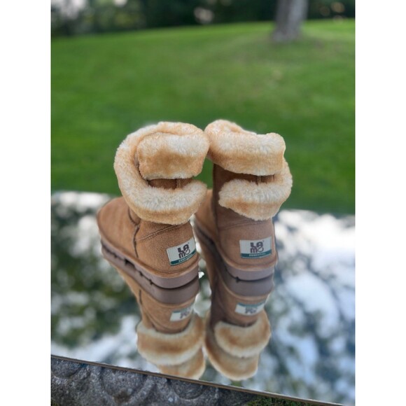 Leather and Fleece Lamo Boots Winter Tan Beige Furry Fuzzy Boots - Picture 6 of 7